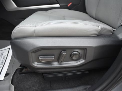 Used 2024 Toyota Tundra Limited AWD/4WD image 16
