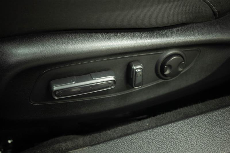 Used 2025 Honda Accord SE image 11