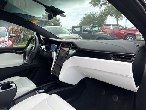 Used 2019 Tesla Model X 100D image 10