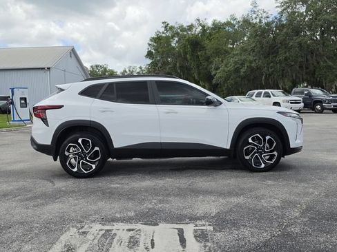 Used 2025 Chevrolet Trax RS w/ Driver Confidence Package FWD image 7