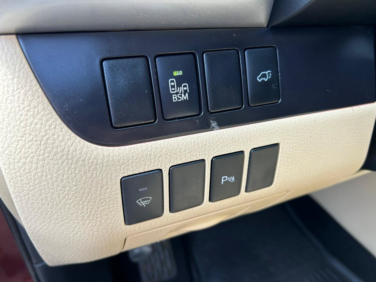 Used 2015 Toyota Highlander Limited AWD/4WD image 12