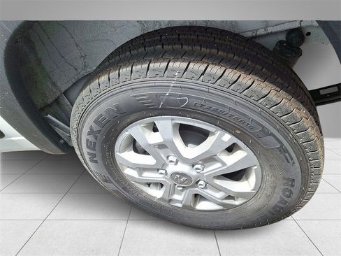 New 2025 RAM ProMaster 1500 w/ Quick Order Package 22G SLT image 4