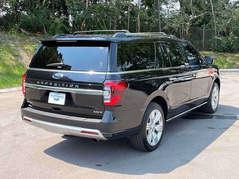 Used 2024 Ford Expedition Max Platinum AWD/4WD image 3