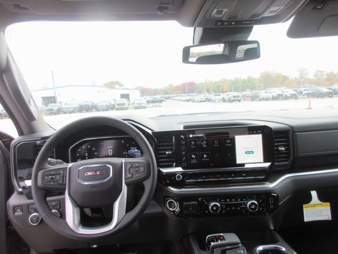 New 2026 GMC Sierra 1500 Elevation image 15