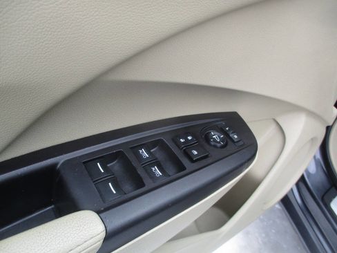 Used 2014 Acura RDX Base AWD 4dr SUV image 12