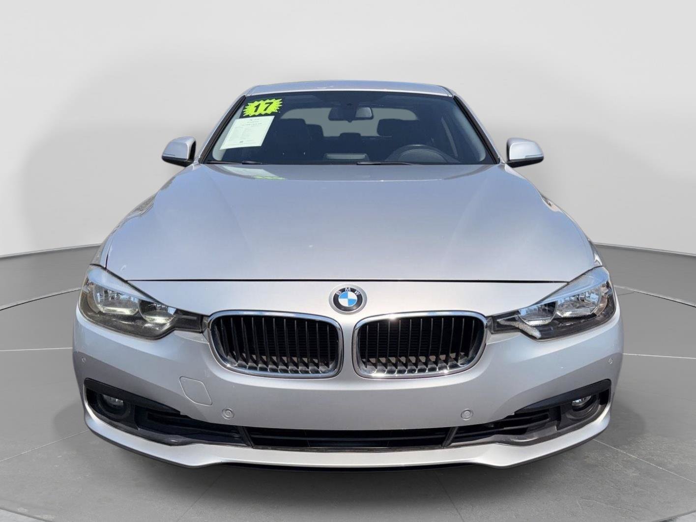 Used 2017 BMW 320i Sedan RWD image 8