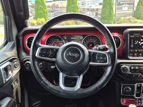 Used 2022 Jeep Wrangler Unlimited Rubicon w/ Steel Bumper Group AWD/4WD image 11