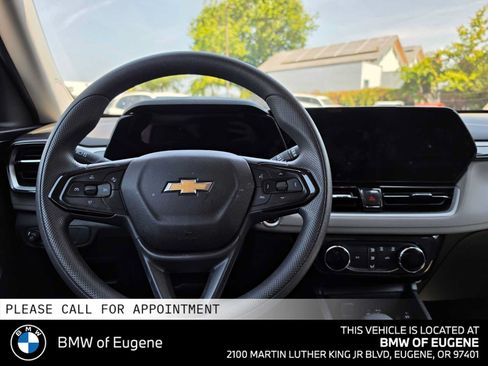 Used 2025 Chevrolet TrailBlazer LT AWD/4WD image 22