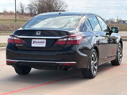 Used 2017 Honda Accord EX-L image 7