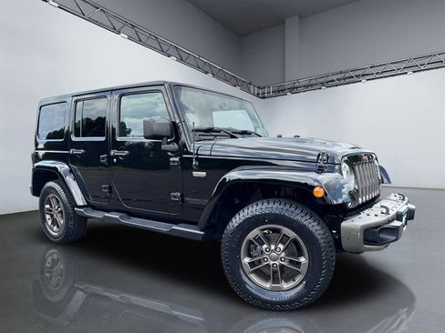 Used 2017 Jeep Wrangler Unlimited Sahara AWD/4WD image 23