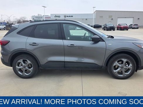 Used 2025 Ford Escape ST-Line image 6