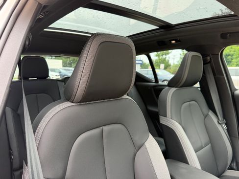 Certified 2023 Volvo XC40 Recharge Plus AWD/4WD image 11
