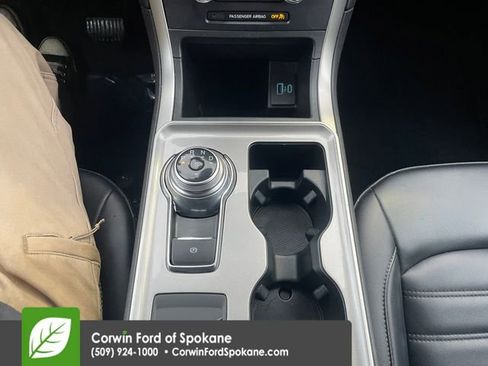 Used 2024 Ford Edge SEL image 33