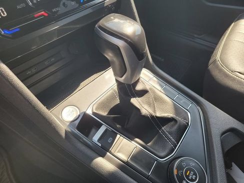 Used 2022 Volkswagen Tiguan SE R-Line AWD/4WD image 18