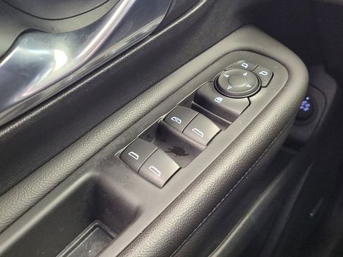 Used 2023 GMC Terrain SLT w/ Infotainment Package II image 27