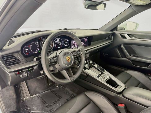 Used 2020 Porsche 911 Carrera 4S AWD/4WD image 4