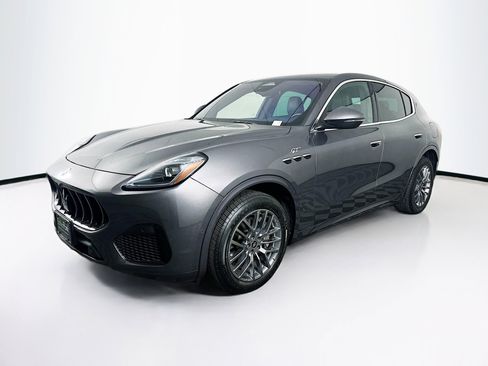 Used 2024 Maserati Grecale GT image 3