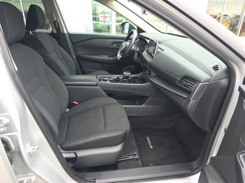 Used 2024 Nissan Rogue S AWD/4WD image 30