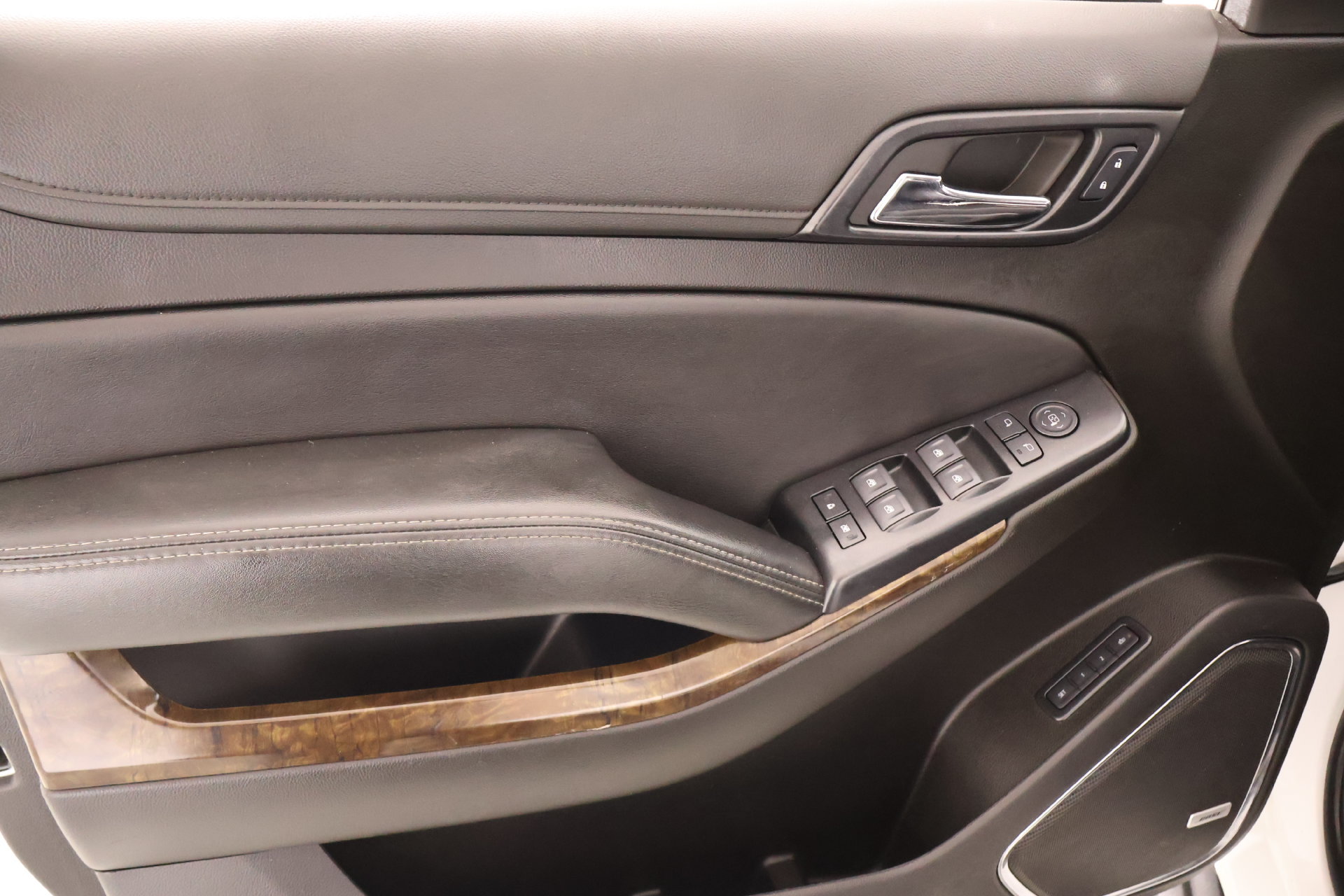 Used 2020 Chevrolet Suburban LT AWD/4WD image 17