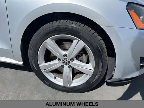 Used 2013 Volkswagen Passat 2.5 SE FWD image 10