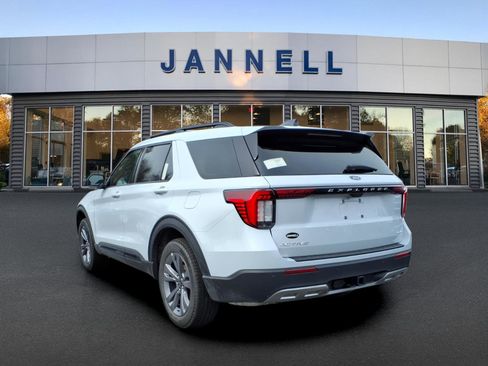 New 2026 Ford Explorer Active w/ Active Comfort Package AWD/4WD image 4