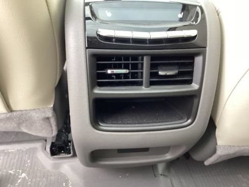 Used 2025 Cadillac XT5 Premium Luxury w/ LPO, Floor Liner Package AWD/4WD image 18