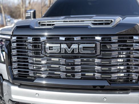 Used 2026 GMC Sierra 3500 Denali Ultimate image 28