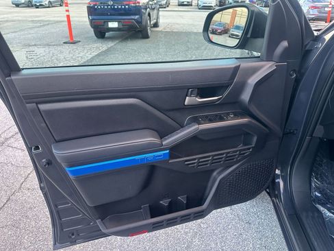 Used 2025 Toyota Tacoma TRD Off-Road image 20