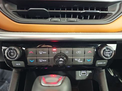 Certified 2024 Jeep Compass Limited image 20