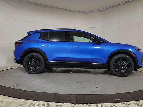 New 2025 Chevrolet Equinox EV RS image 12