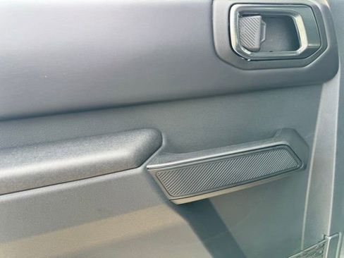 New 2025 Ford Bronco Badlands image 14