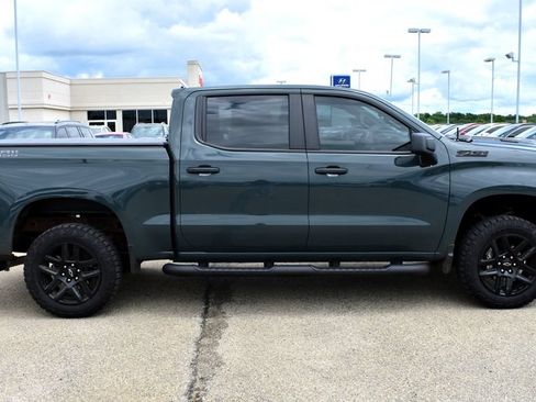 Used 2025 Chevrolet Silverado 1500 Custom Trail Boss w/ Dark Appearance Package AWD/4WD image 2