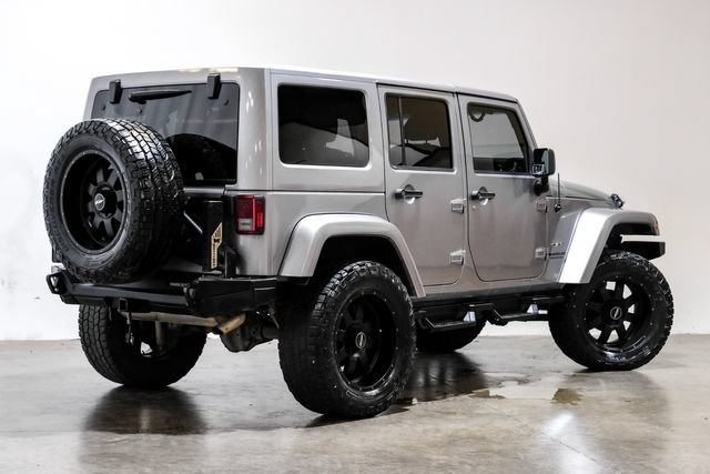 Used 2016 Jeep Wrangler Unlimited Sahara w/ Max Tow Package AWD/4WD image 10