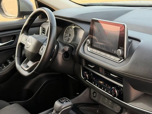 Certified 2025 Nissan Rogue SV FWD image 35
