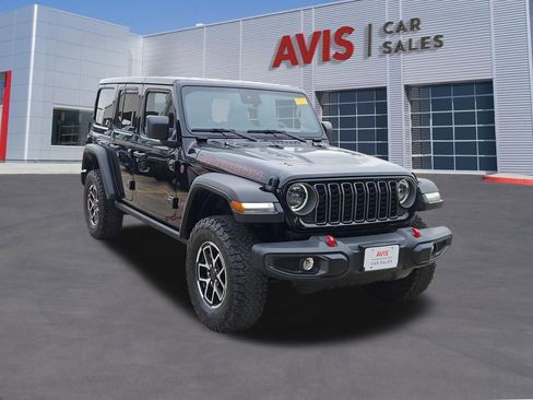 Used 2025 Jeep Wrangler Unlimited Rubicon AWD/4WD image 9