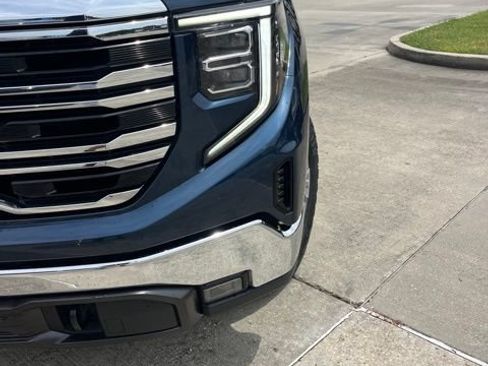Used 2022 GMC Sierra 1500 SLT AWD/4WD image 12