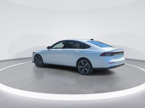 Used 2026 Honda Accord SE image 6