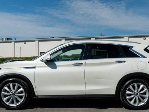 Used 2019 INFINITI QX50 Essential w/ Premium Heat Package AWD/4WD image 9