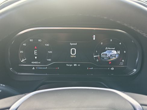 Used 2024 GMC Yukon SLT w/ SLT Luxury Package AWD/4WD image 28