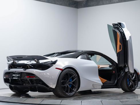 Used 2020 McLaren 720S Luxury RWD image 18