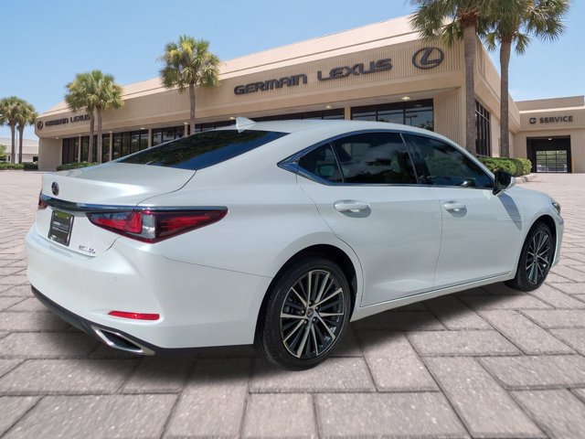 Used 2025 Lexus ES 350 w/ Premium Package FWD image 4