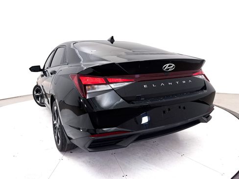Used 2023 Hyundai Elantra SEL w/ Convenience Package FWD image 7