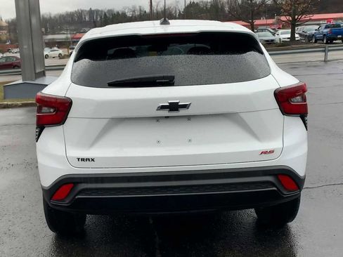 Certified 2024 Chevrolet Trax RS image 7