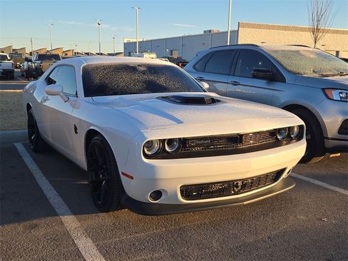 Used 2019 Dodge Challenger R/T Scat Pack w/ Shaker Package image 4