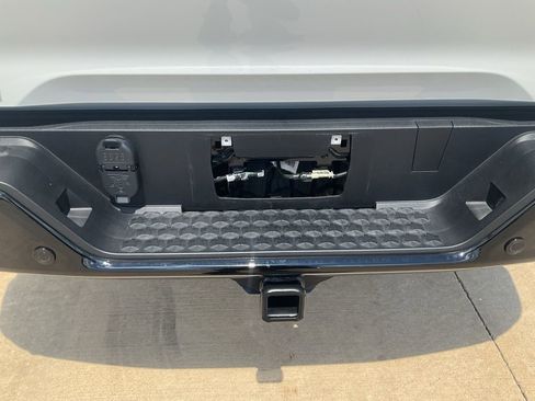 Used 2024 Chevrolet Colorado ZR2 w/ Technology Package image 28