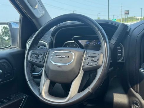 Used 2022 GMC Sierra 1500 Denali w/ Driver Alert Package II AWD/4WD image 18