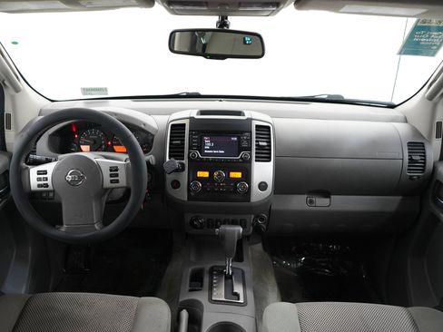 Used 2016 Nissan Frontier SV w/ SV Value Truck Package AWD/4WD image 13