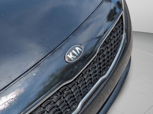 Used 2017 Kia Forte LX FWD image 11
