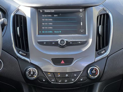 Used 2017 Chevrolet Cruze LT w/ Convenience Package image 20