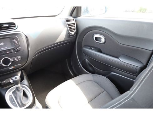 Used 2017 Kia Soul + w/ Designer's Package image 25